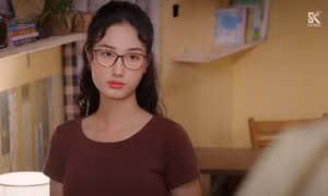 Khó chịu khi nghe giọng của Lê trong 'Đi giữa trời rực rỡ'