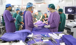 Xây dựng hình ảnh người thầy thuốc nhân dân