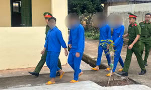 Bắt nhóm lừa đảo những người bị… lừa đảo
