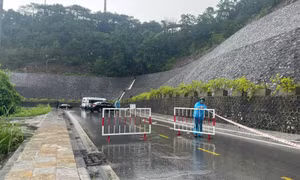 Các phương tiện được lưu thông trở lại trên tuyến đường Đặng Bá Hát - Ba Đèo (TP Hạ Long)