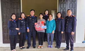 Cùng vun đắp ước mơ cho học sinh nghèo vượt khó