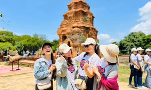 Du lịch Việt được gì sau một năm nới lỏng visa?