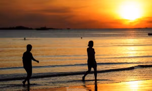 Đẹp nao lòng bình minh trên biển Thiên Cầm