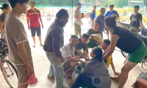 Cứu người phụ nữ rơi xuống giếng sâu