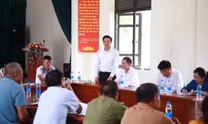 Trưởng Ban Dân vận Tỉnh ủy Nguyễn Văn Hồi dự sinh hoạt chi bộ thôn Đông Thắng (Tiên Yên)