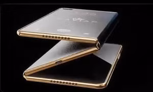 Smartphone gập ba của Huawei có thể có giá 4.000 USD