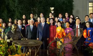 Tổng Bí thư, Chủ tịch nước Tô Lâm thăm và làm việc tại Đại sứ quán Việt Nam tại Trung Quốc