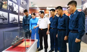 Vang mãi bản hùng ca