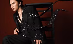 Mars Anh Tú tái xuất với MV 'Tan lớp phấn hồng'