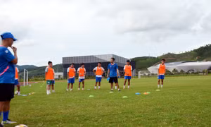 Bóng đá Quảng Ninh quyết tâm thăng hạng sớm nhất