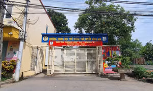 Trường THPT Ngô Quyền - Đông Anh xin lỗi học sinh sau quyết định dừng đào tạo 'nóng vội'
