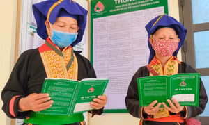 Ngân hàng có trách nhiệm nghiên cứu, áp dụng các chính sách ưu đãi miễn, giảm phí cho các đối tượng chính sách xã hội