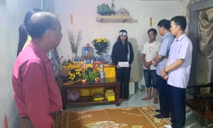 Móng Cái: Thăm hỏi, hỗ trợ gia đình nạn nhân bị tai nạn đuối nước