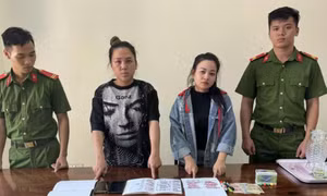 2 cô gái tổ chức đánh bạc bằng cách livestream xổ số lô tô trúng thưởng