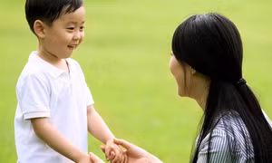 Dạy con thói quen lễ phép bắt đầu từ đâu?