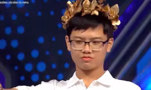 Nam sinh Hải Phòng càng chơi càng hay, giành vòng nguyệt quế Đường lên đỉnh Olympia 24