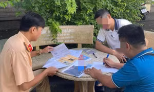 CSGT TPHCM phạt tài xế xe buýt vì đi vào đường cấm