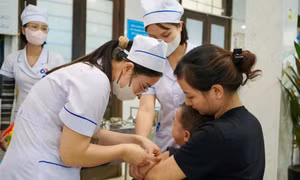 Bộ Y tế đề nghị các tỉnh, thành phố luân phiên, luân chuyển, điều động bác sĩ về trạm y tế xã
