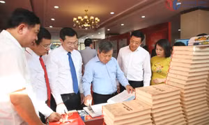 Ấn tượng lễ ra mắt chuyên trang và các ấn phẩm báo chí chào mừng Đại hội Đảng bộ tỉnh lần thứ XVI