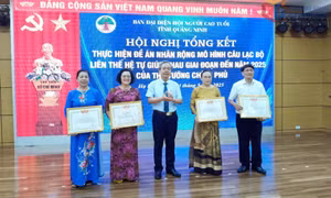 Gương sáng trong cộng đồng