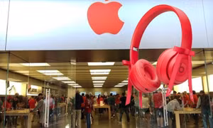 Apple ra mắt Beats Solo 4 Ruby Red phiên bản giới hạn trước thềm ra mắt iPhone 17