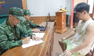Đồn Biên phòng Cửa khẩu cảng Vạn Gia bắt giữ đối tượng đưa người nhập cảnh trái phép