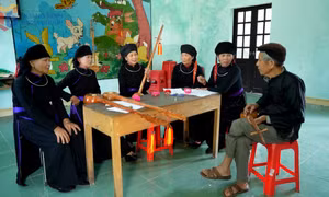 Những người nắm giữ tri thức dân gian