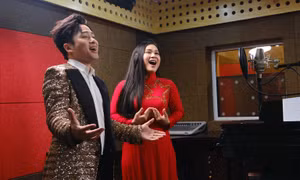 Ca sĩ Tùng Dương ra mắt dự án “Việt Nam ơi, cùng bước tới vinh quang”