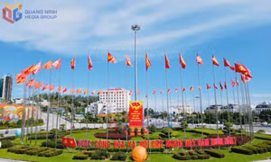 Văn nghệ sĩ trí thức hướng về Đảng quang vinh