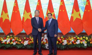 Thủ tướng Phạm Minh Chính hội kiến Ủy viên trưởng Nhân đại Toàn quốc Trung Quốc