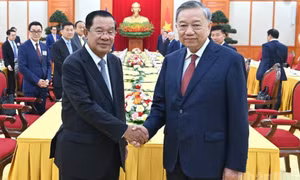 Tổng Bí thư Tô Lâm gặp Chủ tịch Đảng Nhân dân Campuchia Hun Sen