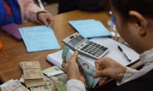 Cán bộ, công chức đủ tuổi nghỉ hưu được hưởng lương hưu, trợ cấp đến 24 tháng lương