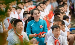 Năm học mới: Lương giáo viên tăng 2-7 triệu đồng/tháng