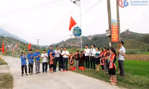 Những bản làng bừng sức sống mới