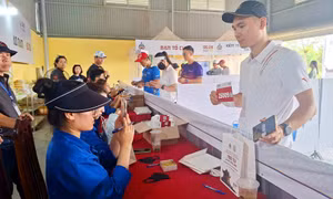 Ultra Trail Yên Tử 2025: Hàng trăm VĐV đổ về Yên Tử nhận bib 