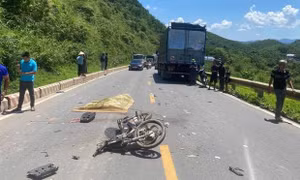 Tai nạn giữa ôtô và xe máy trên đường Hồ Chí Minh, 1 người tử vong