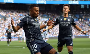 Mbappe tỏa sáng giúp 10 người Real Madrid giành chiến thắng