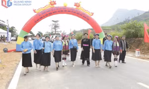 Đòn bẩy phát triển cho vùng khó
