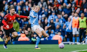 Haaland lập cú đúp, Man City nhấn chìm Man United
