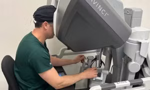 Lần đầu tiên phẫu thuật lấy thận từ người hiến tặng bằng robot