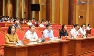 Nghiêm túc quán triệt, triển khai các nghị quyết của Đảng