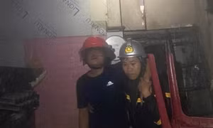 Cứu 8 người ở Nghệ An mắc kẹt sau bão số 10