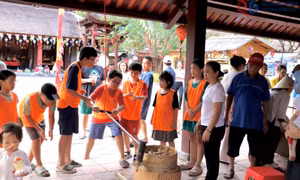 Về miền non thiêng Yên Tử