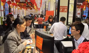 Tỷ giá trung tâm tăng mạnh, vàng SJC cộng 500.000 đồng mỗi lượng