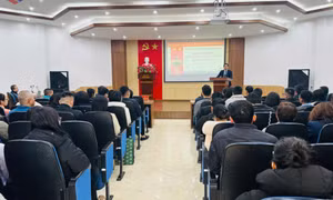 Đảng uỷ UBND tỉnh: Khai giảng lớp bồi dưỡng nhận thức về Đảng khoá I/2025