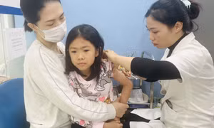 Quảng Ninh: Hoàn thành chiến dịch tiêm chủng vắc xin sởi trước ngày 29/3