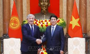 Chủ tịch nước Lương Cường tiếp Thủ tướng Kyrgyzstan