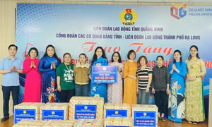 Đẩy mạnh phong trào thi đua trong lao động nữ