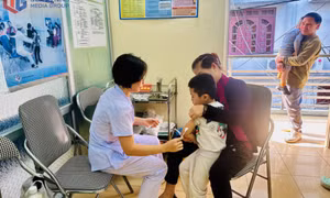 Quảng Ninh hoàn thành mục tiêu của chiến dịch tiêm vắc - xin sởi