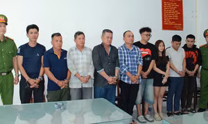 9 người bị khởi tố trong vụ 'khiêng quan tài trước chợ Bến Thành'